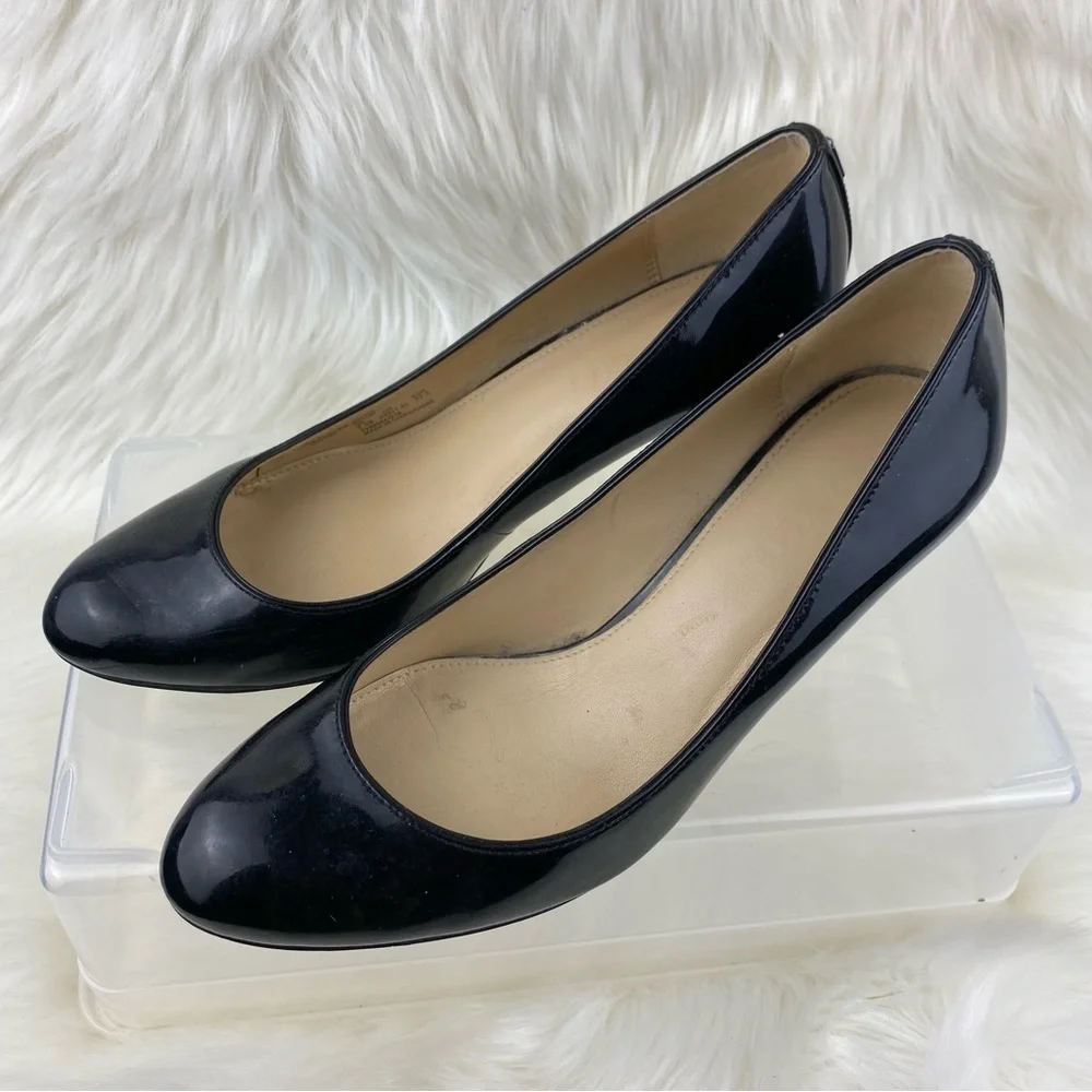 COACH BLACK PATENT LEATHER CLASSIC PUPS STILETTO HEELS SIZE 7.5